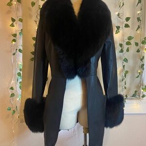 Rock & Republic 100% Leather coat with Genuine Fox Fur collar  Size Small